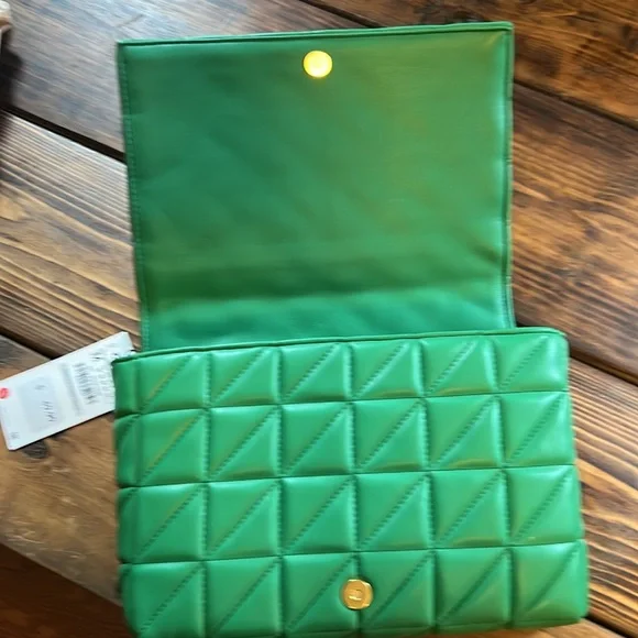 NWT Zara Green Purse. No strap. Really cute! - Picture 3 of 6